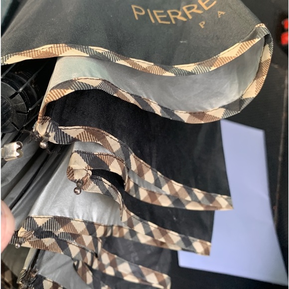 PIERRE BALMAIN PARIS VINTAGE UMBRELLA - Picture 8 of 8